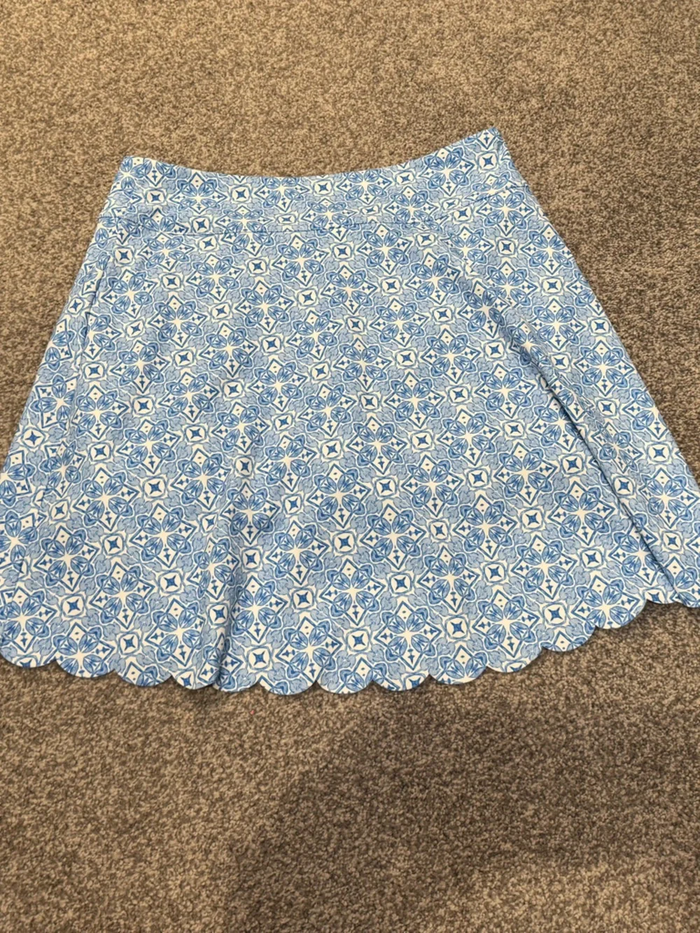 NWOT Vineyard Vines Women Performance Scallop Skort Cora Allover blue white tile - Picture 8 of 10